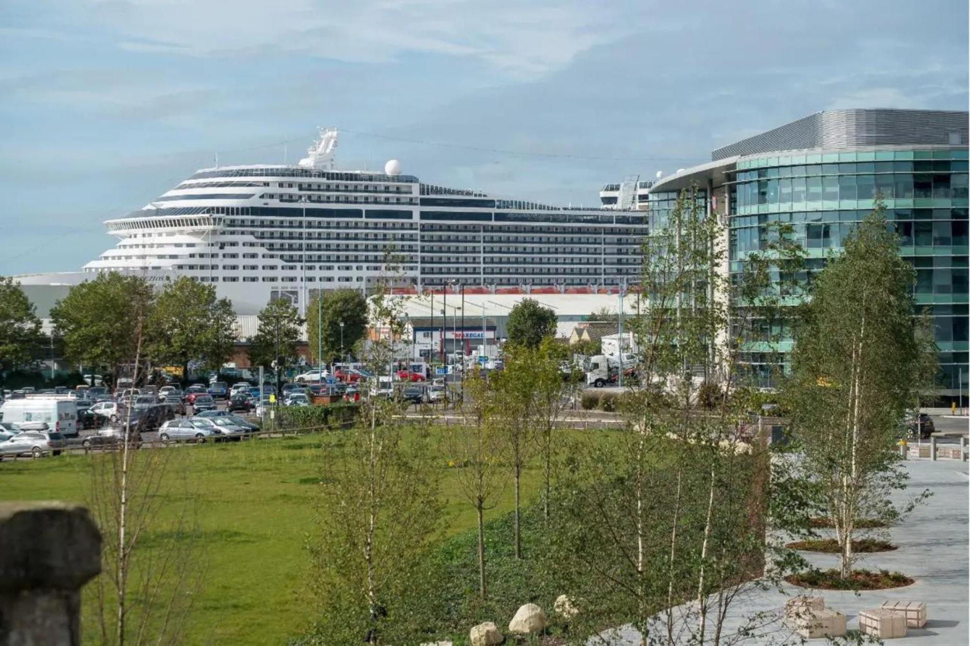 The Greenwich - Two Bedroom Apartment With Parking, Close To Ferry Terminals Southampton Exteriör bild
